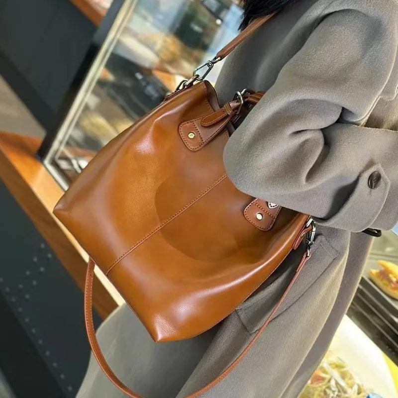 Bolsa feminina hobo Flora